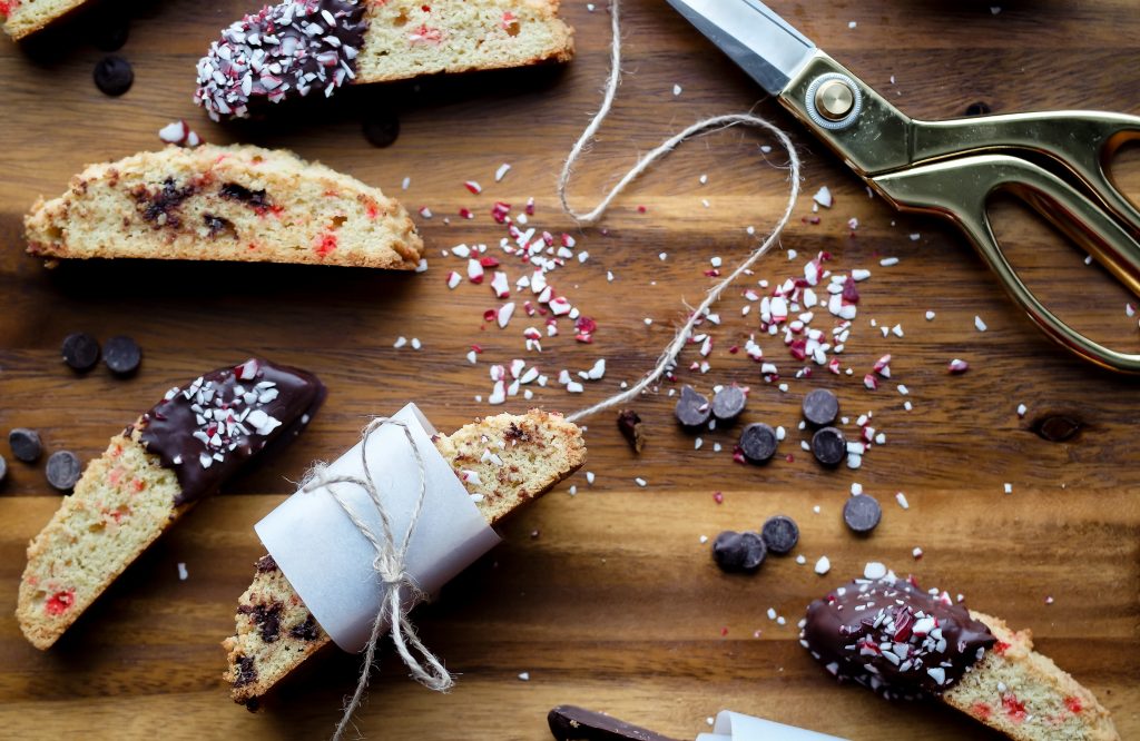 candy-cane-biscotti-