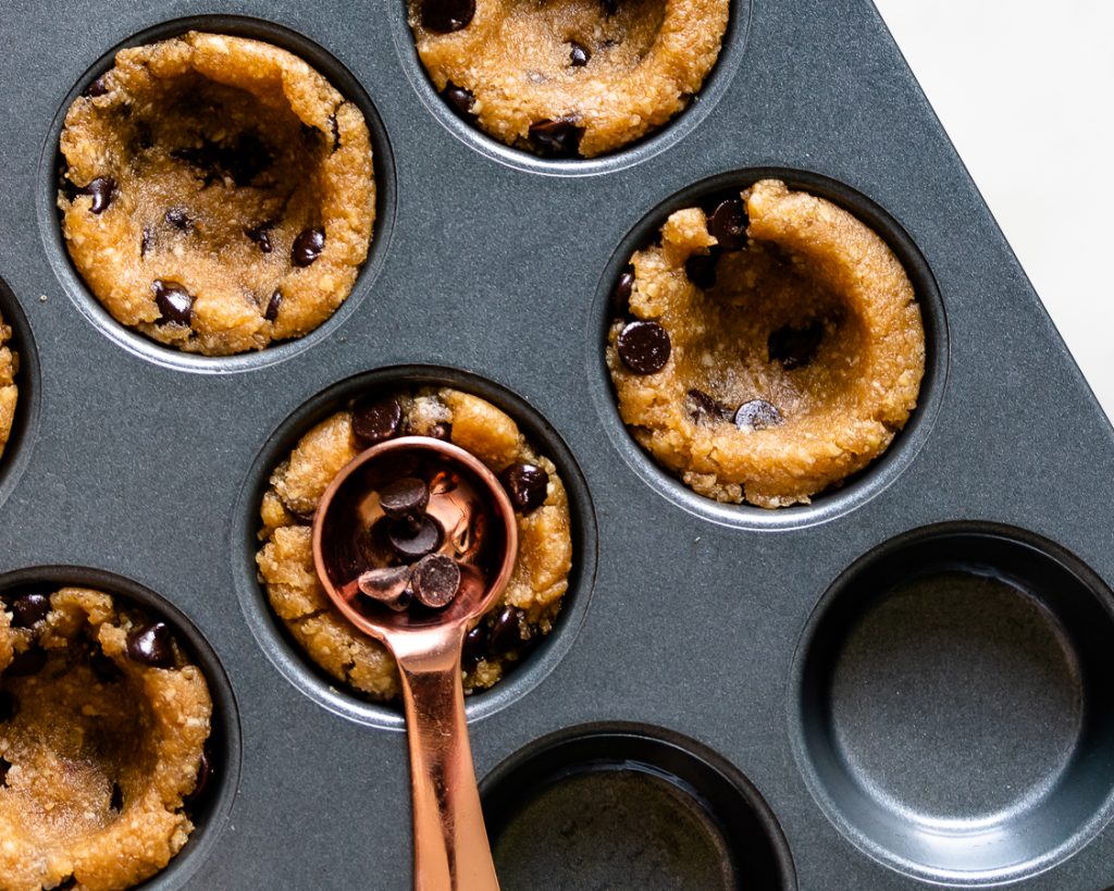 Mini Cookie Cups 🍪 with Silky Dark Chocolate Ganache {GF & Keto ...